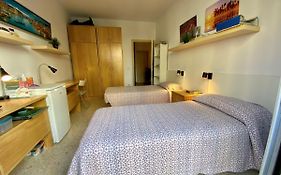 Barcelona Housing Student