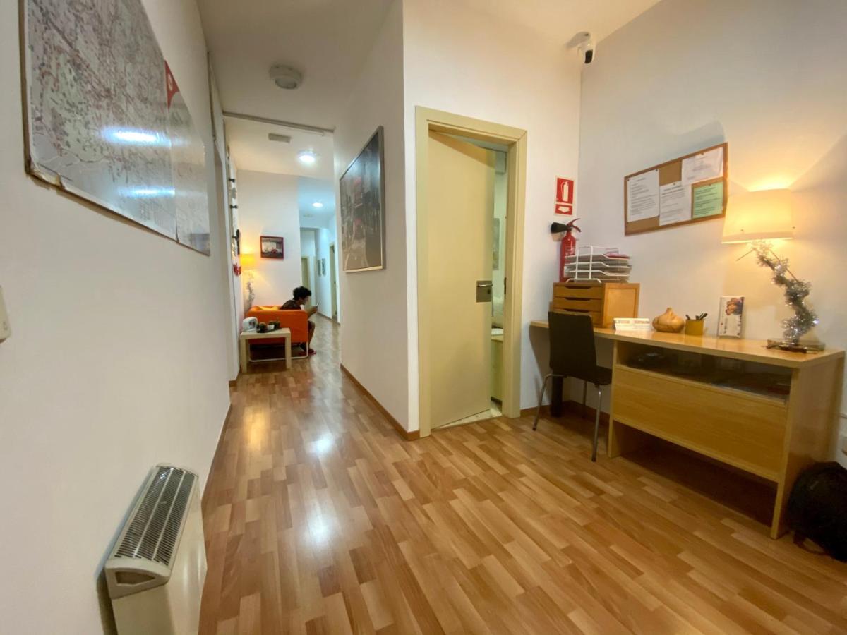 Apartamento Barcelona Housing Student Exterior foto