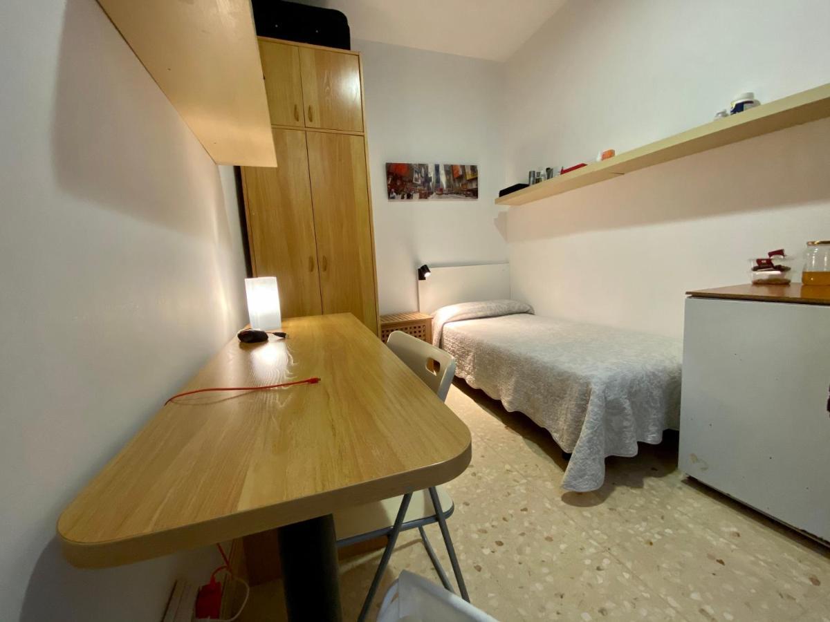 Barcelona Housing Student Exterior foto
